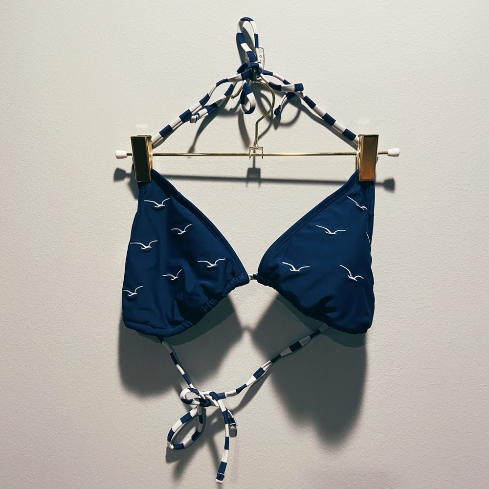 Xhilaration navy bird print bikini top